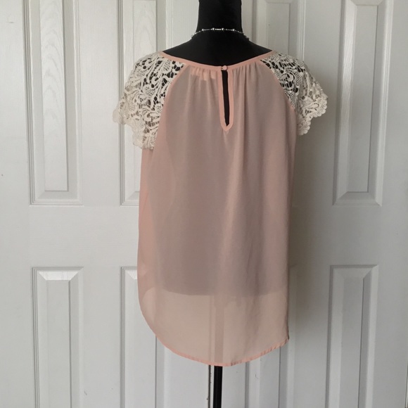 Umgee Flowy V-Neck Short Sleeve Blouse